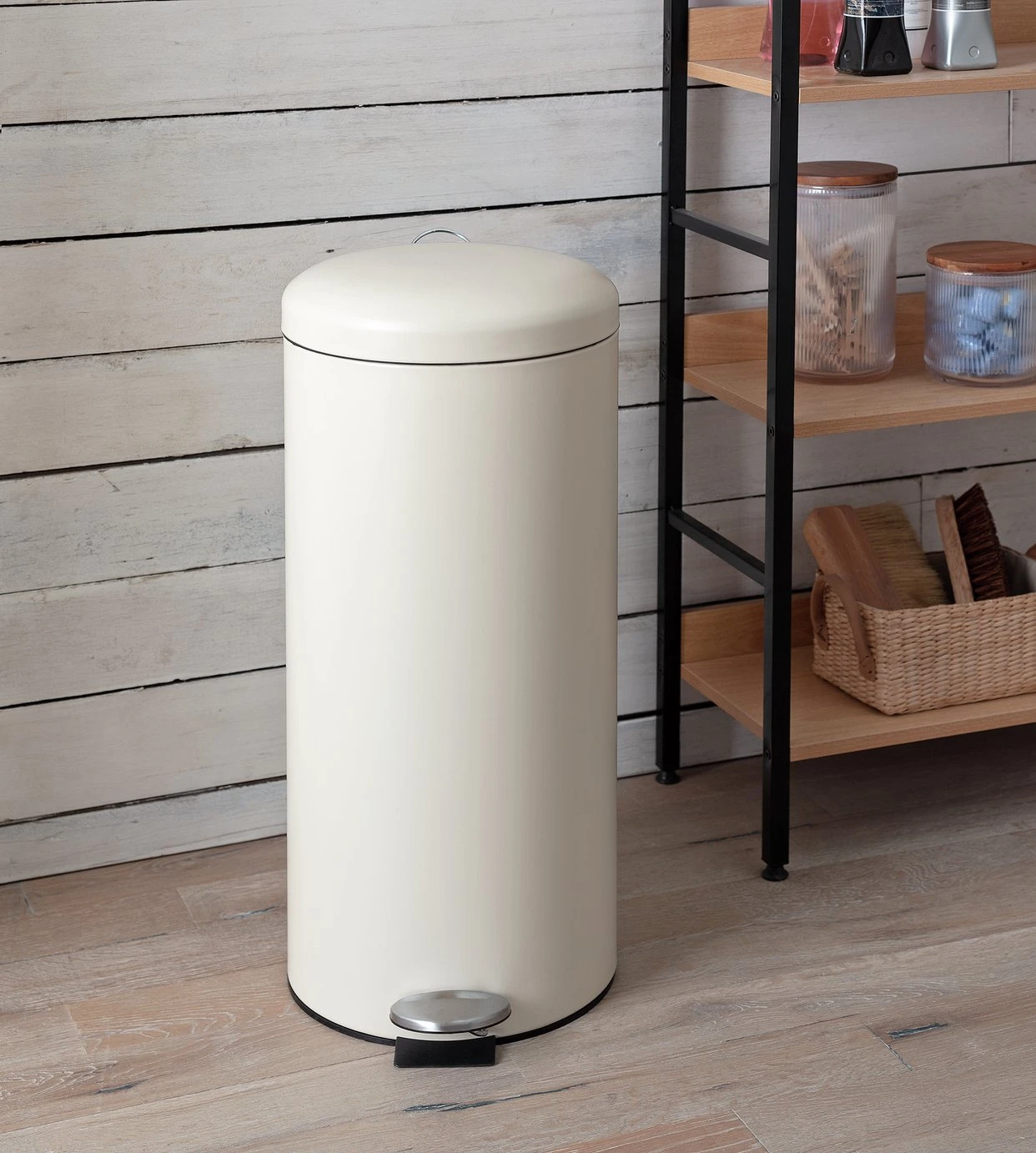 Habitat 30 Litre Round Kitchen Pedal Bin - Matt Cream - Image 2