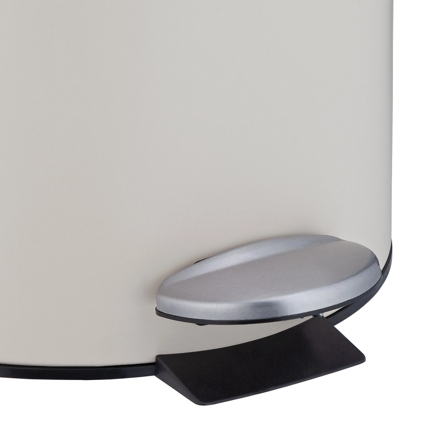 Habitat 30 Litre Round Kitchen Pedal Bin - Matt Cream - Image 3