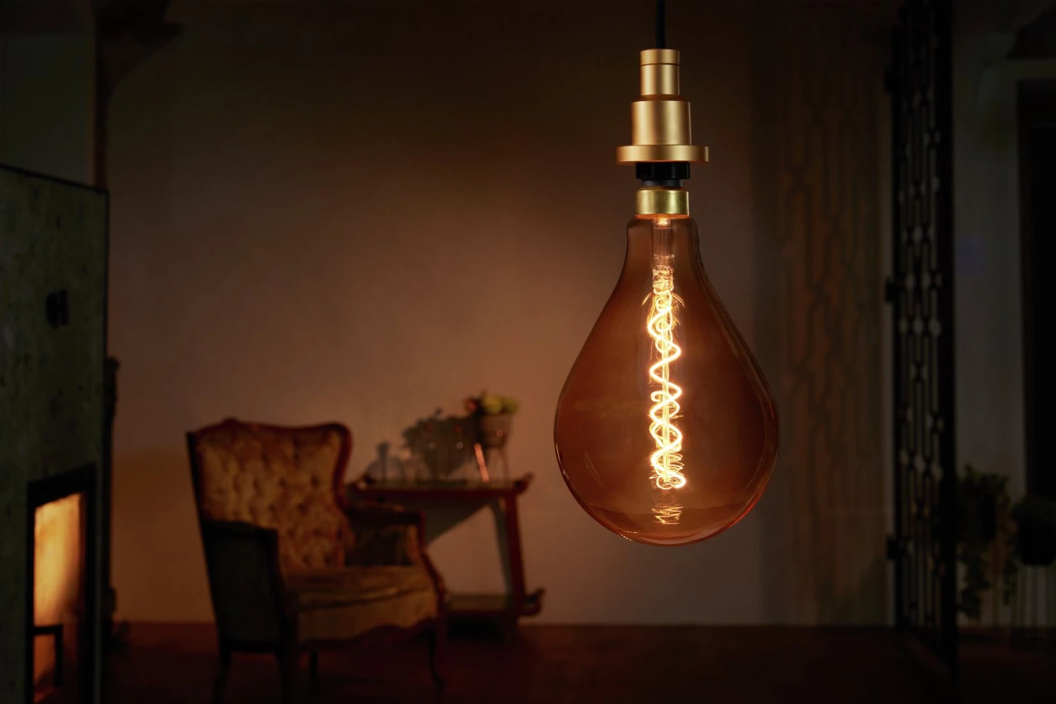 Osram 28W ES LED Glass Vintage Large Light Bulb - Image 5