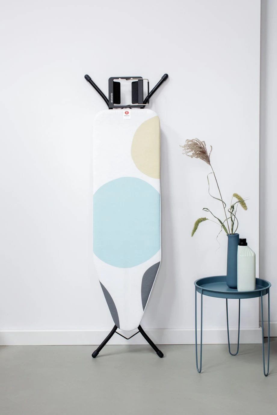 Brabantia 124 X 38cm Ironing Board Spring Bubbles - Image 3