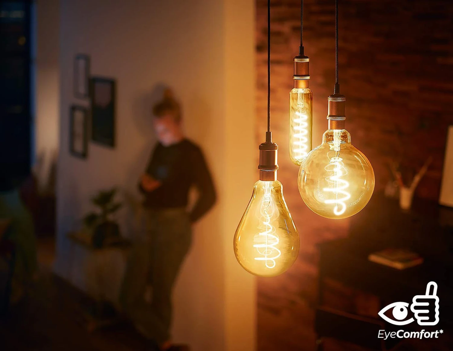 Philips LED Filament E27 6.5W (40W) Dim Giant Bulb - Gold - Image 4