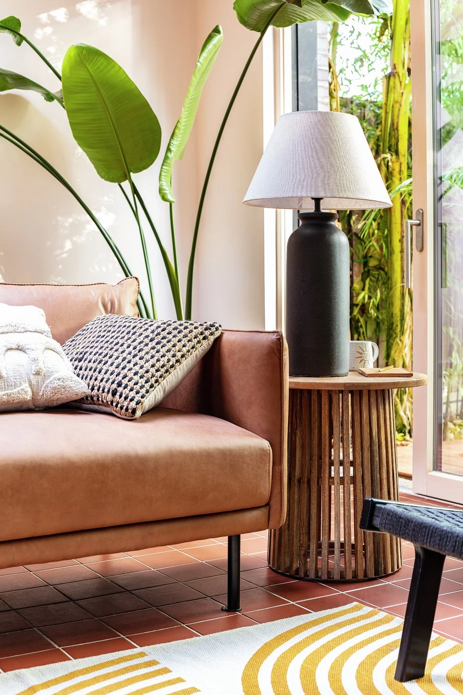 Habitat Hashi Ceramic Table Lamp - Black & Beige - Image 10